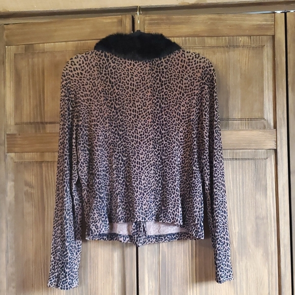 Vintage Leopard Print Sweater with Removable Faux Fur Collar - Picture 2 of 6